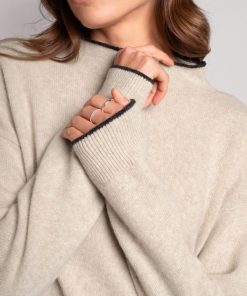Athensurban.shop5ecc391678 3